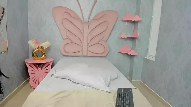 MaddyCute4u from StripChat