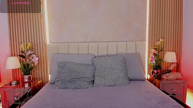 MaddyGray_ from StripChat is Freechat