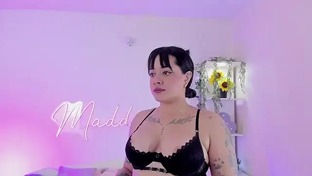 MaddyParisi from StripChat is Freechat