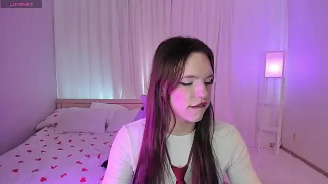 MadisonMongomeri from StripChat is Freechat