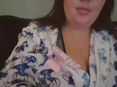 magical_mia from StripChat is Freechat