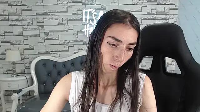 Maily_a_ from StripChat is Freechat