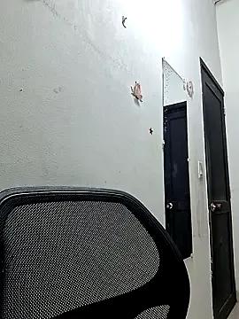 Maite_4 from StripChat is Freechat