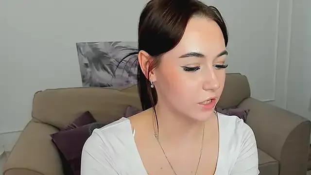 MakeYoueHappy from StripChat is Freechat