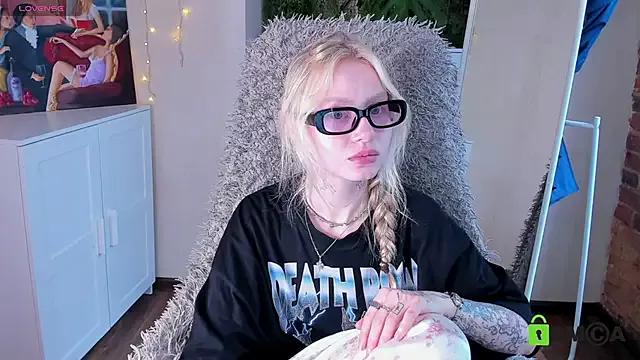 Checkout girls naked models with similar nickname. Cute sexy Free Models.