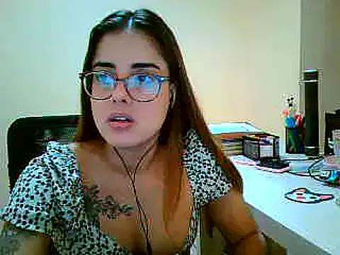 maliamiller from StripChat is Freechat
