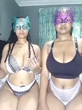 Mammygalz from StripChat
