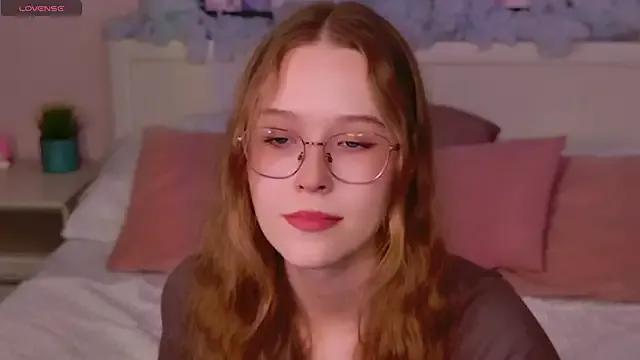 MandyMils from StripChat is Freechat