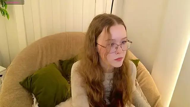 MandyMils from StripChat is Freechat