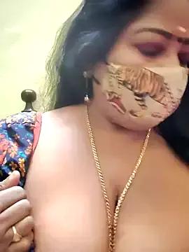 maniisha from StripChat is Freechat