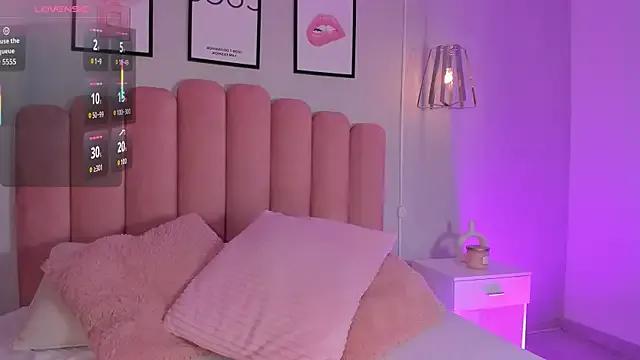 mara_swan_ from StripChat is Freechat