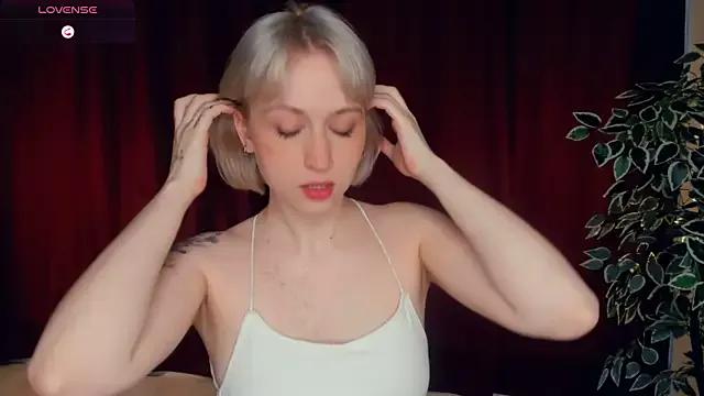 MariamBayse from StripChat is Freechat
