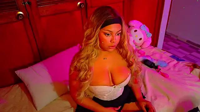 Marianaxprada from StripChat is Freechat