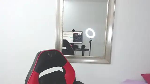 MariaVex from StripChat is Freechat