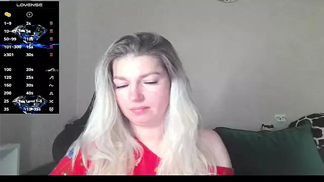 marina_xi from StripChat is Freechat
