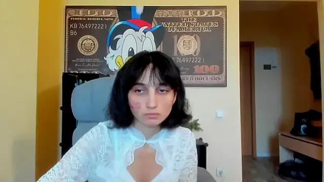 Marri-Stella from StripChat is Freechat