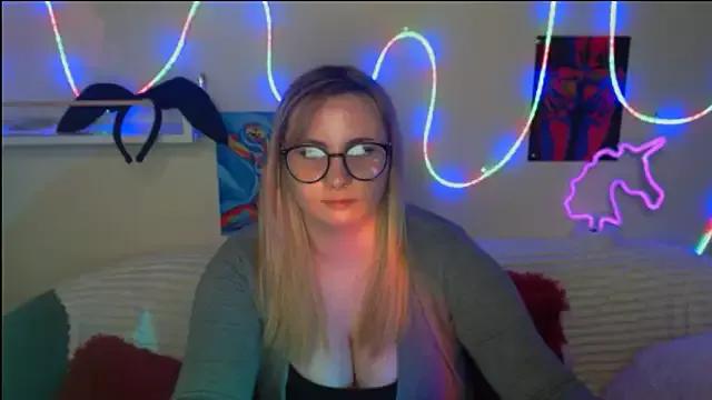 MarryKiss33 from StripChat is Freechat