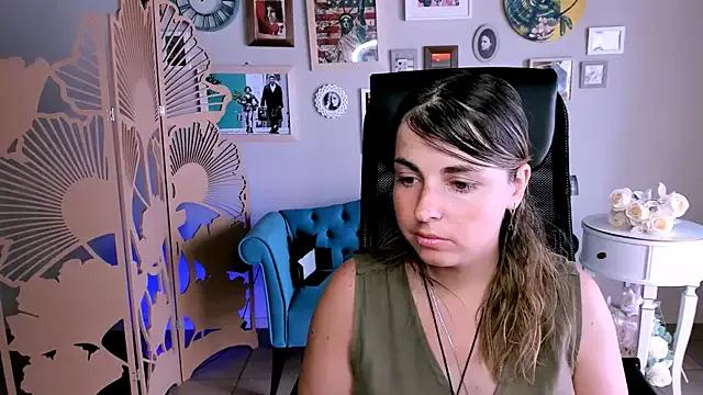 MartaEdams from StripChat is Freechat