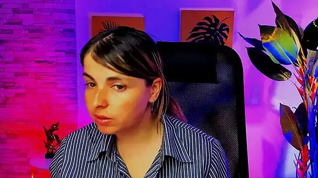 MartaEdams from StripChat is Freechat