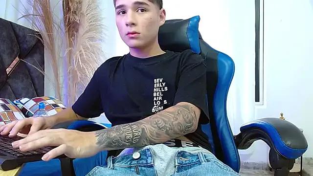 Mattass18 from StripChat is Freechat