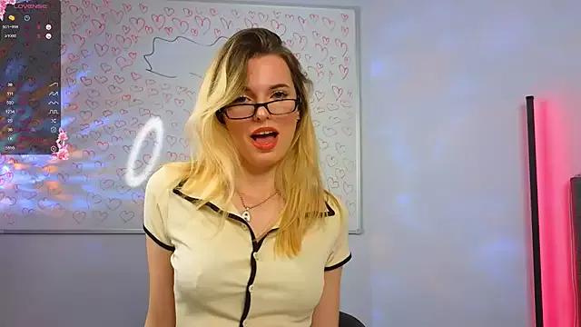MattieAndrews from StripChat is Freechat