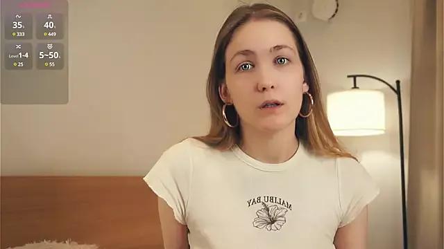 MaxineGrise from StripChat is Freechat