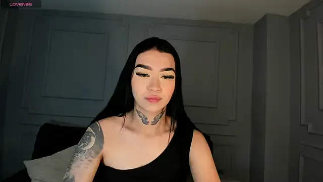 MeganCross1 from StripChat