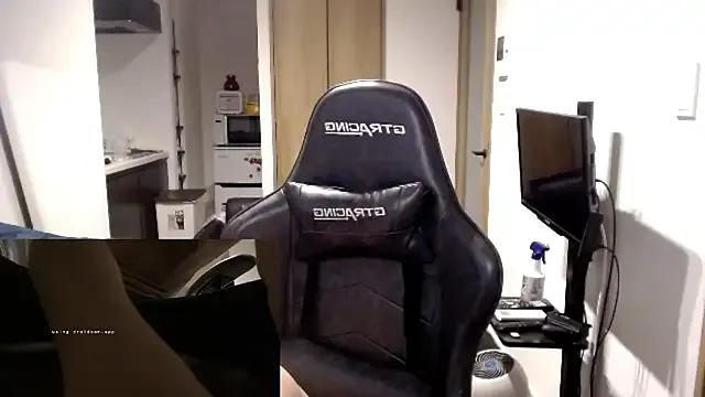 Mei-Tanaka from StripChat is Freechat