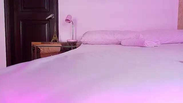 MelissaSamm from StripChat is Freechat