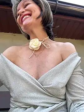 Melljoy from StripChat is Freechat