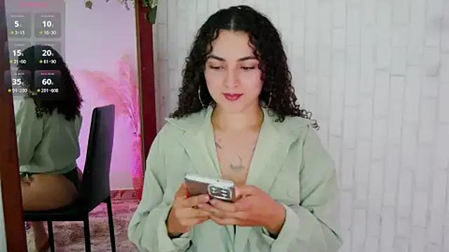 merida_bell18 from StripChat is Freechat