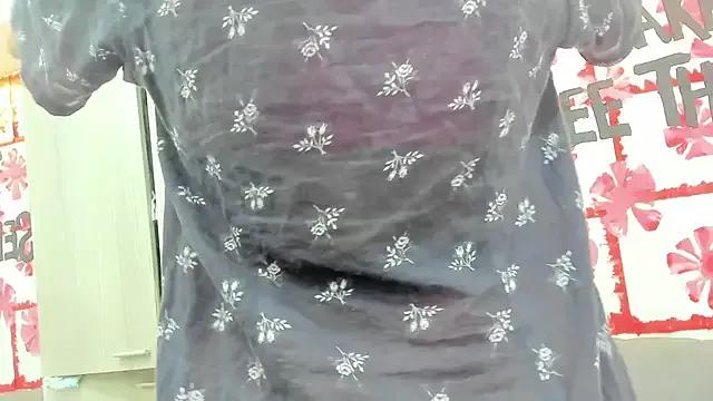 Mhelanny2 from StripChat is Freechat