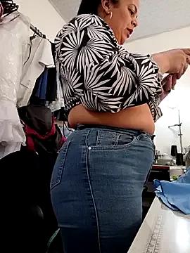 Mia_Fashion-Assistant from StripChat is Freechat