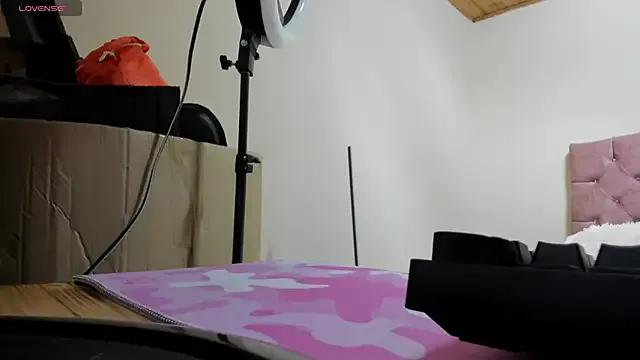 Miaa_saenz1 from StripChat