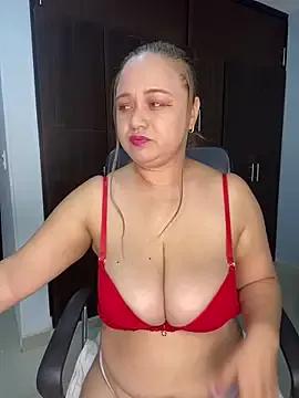 Miaa_velvett from StripChat is Freechat