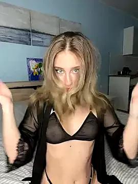 Miaamoree from StripChat is Freechat