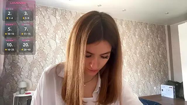 miainheat from StripChat is Freechat