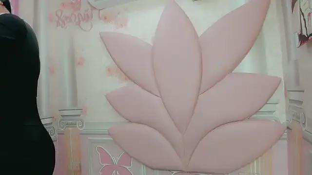 miaskinny20 from StripChat is Freechat