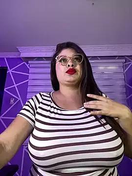 MiiaaJoness from StripChat