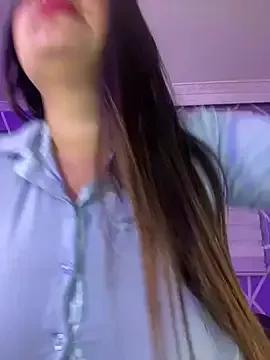 MiiaaJoness from StripChat