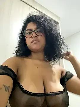 Miiabrown18 from StripChat