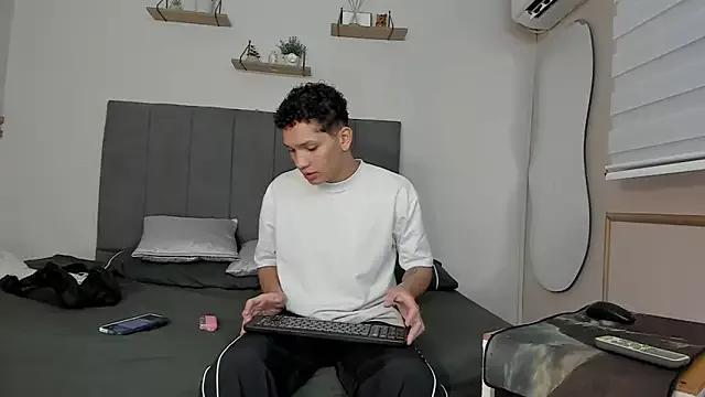 Mike_Twink19 from StripChat is Freechat