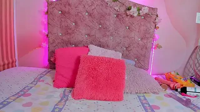 Mila_grace_ from StripChat is Freechat