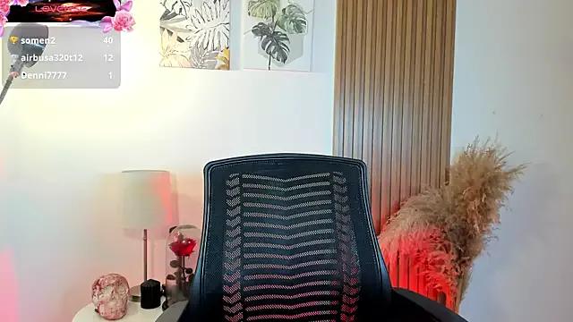 Milabrown_ from StripChat is Freechat