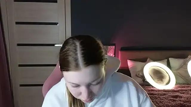 MilaDreamy from StripChat is Freechat