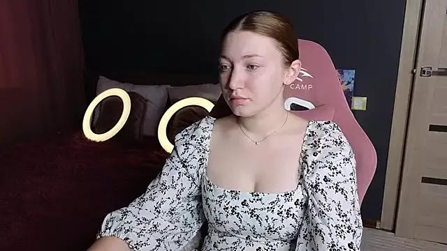 MilaDreamy from StripChat is Freechat