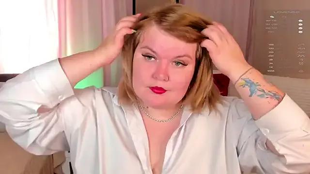 MilaLile from StripChat is Freechat