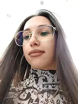 MilaMe0w from StripChat is Freechat