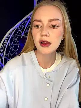 MilaMoone from StripChat is Freechat