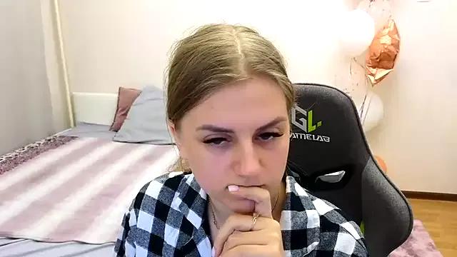 MilanaWilson from StripChat is Freechat
